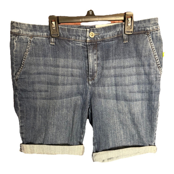 Liz Claiborne NWT Shorts 10 Blue Classic Twill Mid Rise Bermuda Deep Sea Wash - Picture 1 of 5